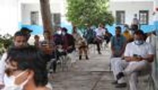 بالصور.. يوم مفتوح للتطعيم ضد كورونا في تونس 