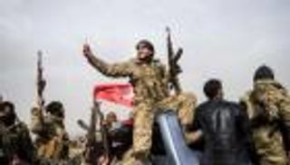 تركيا وسياسة "الباب الدوار".. دفعة جديدة من المرتزقة تصل إلى ليبيا