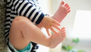 تقوس الساقين عند الرضع