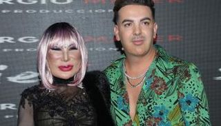 الممثلة المكسيكية لين ماي مع شريك حياتها الموسيقي ماركوس دي 1