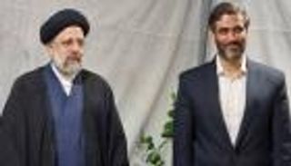 "كعكة المناصب".. رئيس إيران يكافئ قياديا بالحرس الثوري