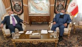 جانب من لقاء علي شمخاني وفؤاد حسين