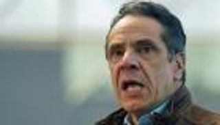 "التحرش" يقود حاكم نيويورك إلى الاستقالة