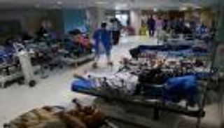 صور.. إيران تعج بمصابي كورونا والمستشفيات كاملة العدد