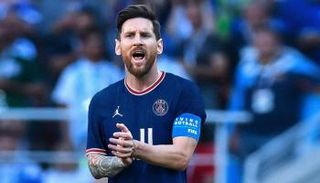 ليونيل ميسي بقميص باريس سان جيرمان من لعبة فيفا