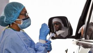 فحص كورونا في الإمارات- أرشيفية