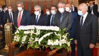 الوفد الإسرائيلي خلال زيارته لضريح محمد الخامس بالرباط