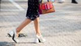 أحدث صيحات الأحذية هذا الخريف