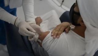 تطعيمات فيروس كورونا في الإمارات