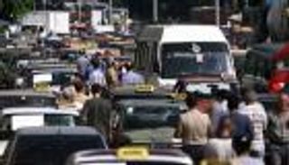 نار "دعم الوقود" تستعر في لبنان.. و"حزب الله" يمارس هواية الابتزاز