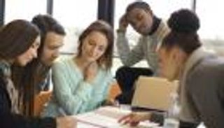 كورونا في اليوم العالمي للشباب.. ما دورهم بالتعافي من الجائحة؟