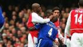أسطورة أرسنال يهدد انطلاقة تشيلسي في الدوري الإنجليزي