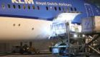 صور.. مصر تتسلم 1.7 مليون جرعة من لقاح أسترازينيكا