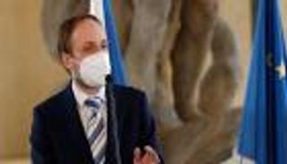 التشيك تلحق بقطار الدبلوماسيين المغادرين أفغانستان