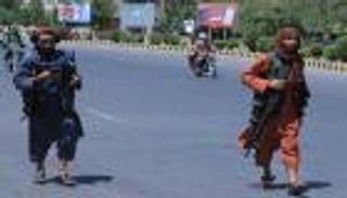 أفغانستان "تغرق" في إرهاب طالبان.. والرئيس "يعتزم" الاستقالة