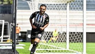 بوفال يقود أنجيه لصدارة الدوري الفرنسي