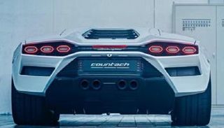 لامبورجيني تطلق أيقونتها كونتاش