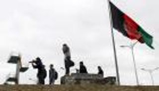 سفير  واشنطن يغادر السفارة.. والقوات الأمريكية تكافح لتأمين مطار كابول