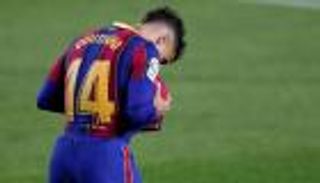 نحو الدوري الإيطالي.. كوتينيو أحدث ضحايا أزمات برشلونة