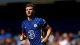 كلب شارد يحرج نجم تشيلسي في شوارع لندن