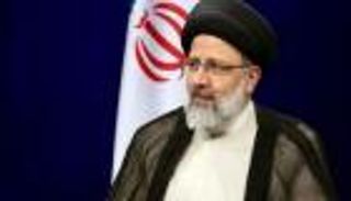 برلماني إيراني يستبعد نيل حكومة رئيسي الثقة