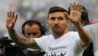 رغم رحيله.. ذكريات ليونيل ميسي تدر الأموال على برشلونة