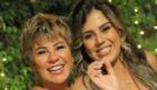 مفيدة شيحة تحتفل بخطوبة ابنتها: "أنا أم العروسة"