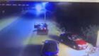 شاهد.. فيديو للحظة انقلاب سيارة عروسين بنهر النيل في مصر