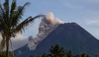 بركان ميرابي في إندونيسيا