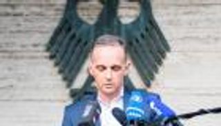 ألمانيا: القوات الأمريكية تخلي مدرج مطار كابول خلال ساعات