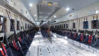 طائرة الإجلاء الألمانية من الداخل (بيلد)