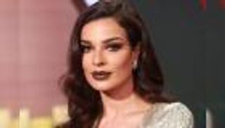 نادين نجيم تشعل غضب اللبنانيين بفيديو "الرقص بالبكيني"