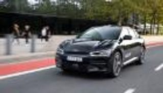 كيا تشعل سوق السيارات الكهربائية.. EV6 تدخل المنافسة رسميا