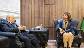 وزيرة الخارجية الليبية خلال لقاء السفير المصري 