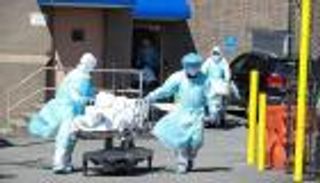 أمريكا تسجل 1017 وفاة بكورونا في يوم واحد