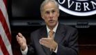 كورونا يصيب حاكم تكساس المعارض لإلزامية الكمامات