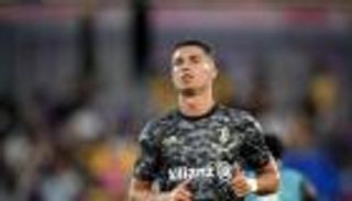 قبل انطلاقه.. كريستيانو رونالدو حائر في الدوري الإيطالي