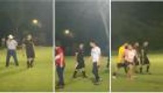 يحدث في هندوراس.. حكم يشهر مسدسه في وجه اللاعبين والجماهير