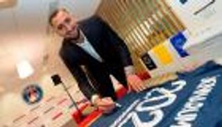 ليست الأموال.. دوناروما يوضح سبب اختياره باريس سان جيرمان