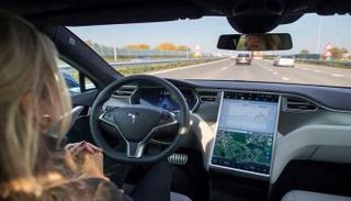 نظام السائق الآلي من تسلا