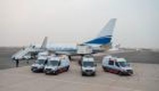طائرة تحمل مصابين بانفجار عكار اللبناني تصل لمطار أبوظبي