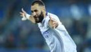 الرحلة تستمر.. ريال مدريد يربط بنزيما بعقد جديد