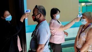 الفلبين تقرر تخفيف قيود مكافحة كورونا رغم زيادة الإصابات