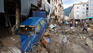 جانب من آثار الفيضانات في تركيا