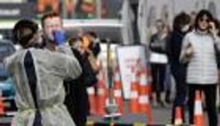 نيوزيلندا تمدد إجراءات الإغلاق لاحتواء تفشي "دلتا كورونا"