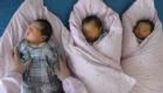 الصين تعتمد تعديلا قانونيا يسمح بإنجاب 3 أطفال