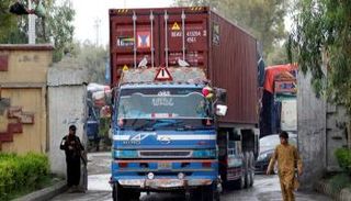 التجارة بين الهند وأفغانستان متوقفة.. وتوقعات باستئنافها قريبا