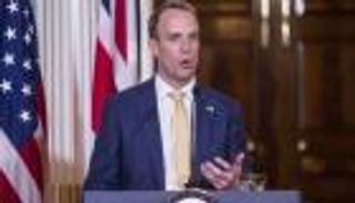 أزمة المترجمين الأفغان.. وزير خارجية بريطانيا يرفض الاستقالة