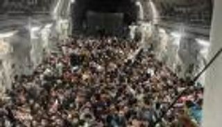 رقم قياسي.. البنتاجون يكشف حمولة طائرة الإجلاء من كابول