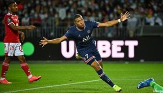 باريس سان جيرمان يتصدر الدوري الفرنسي